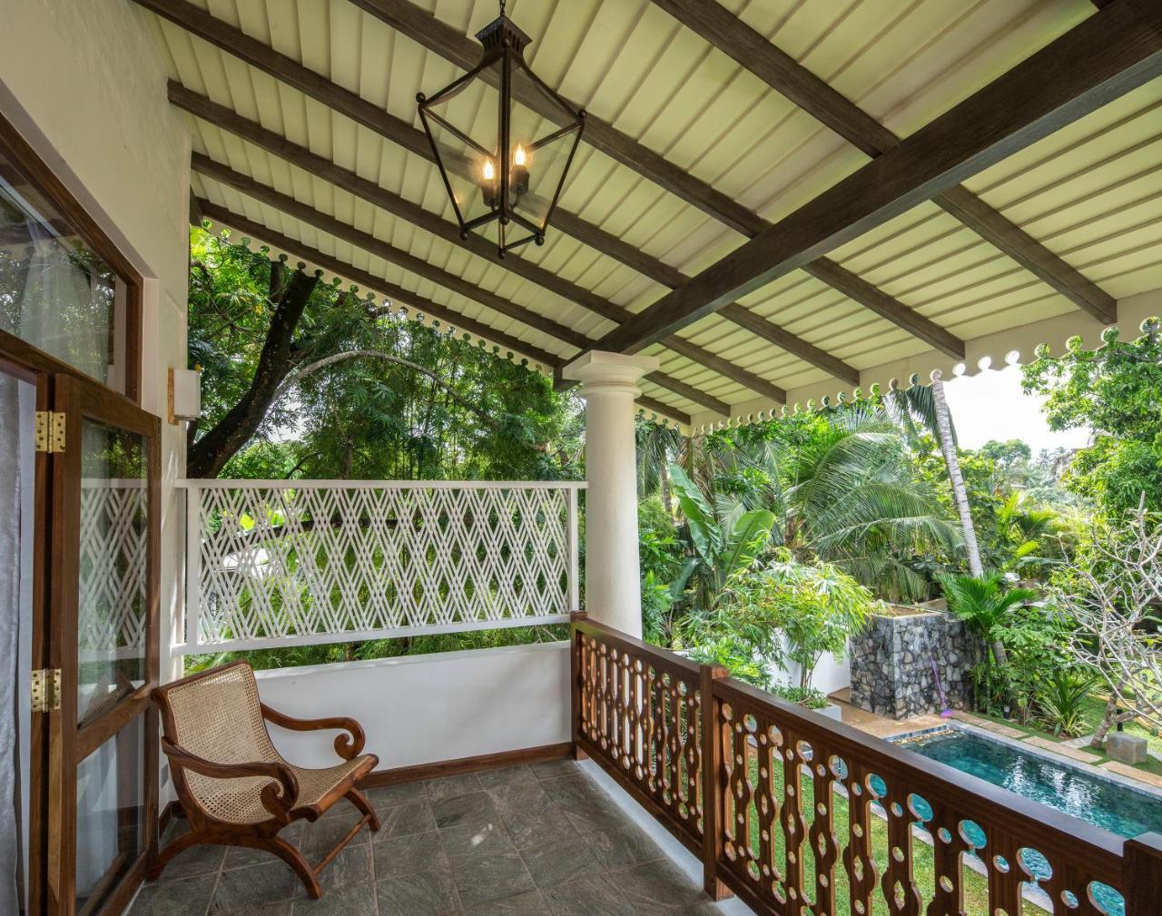 Bilin Tree House Hotel