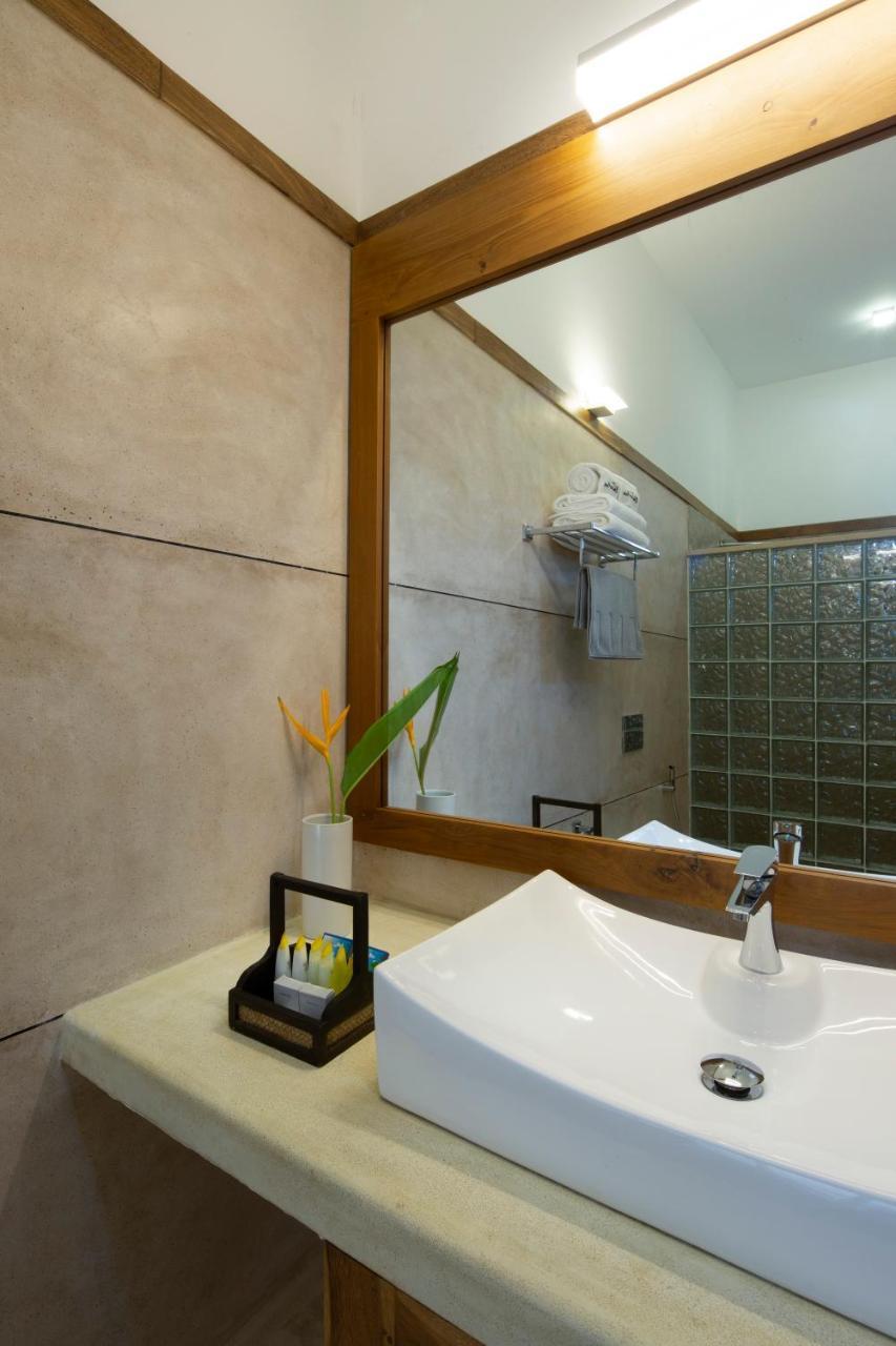 Bilin Tree House Hotel